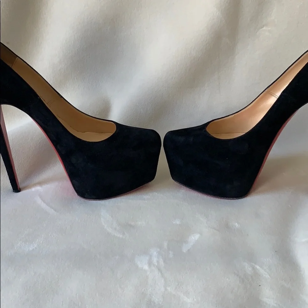 Christian Louboutin black heels - Picture 5 of 8